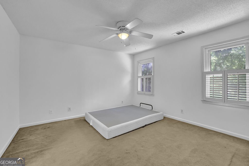 402 Leslie Court Woodstock - 19