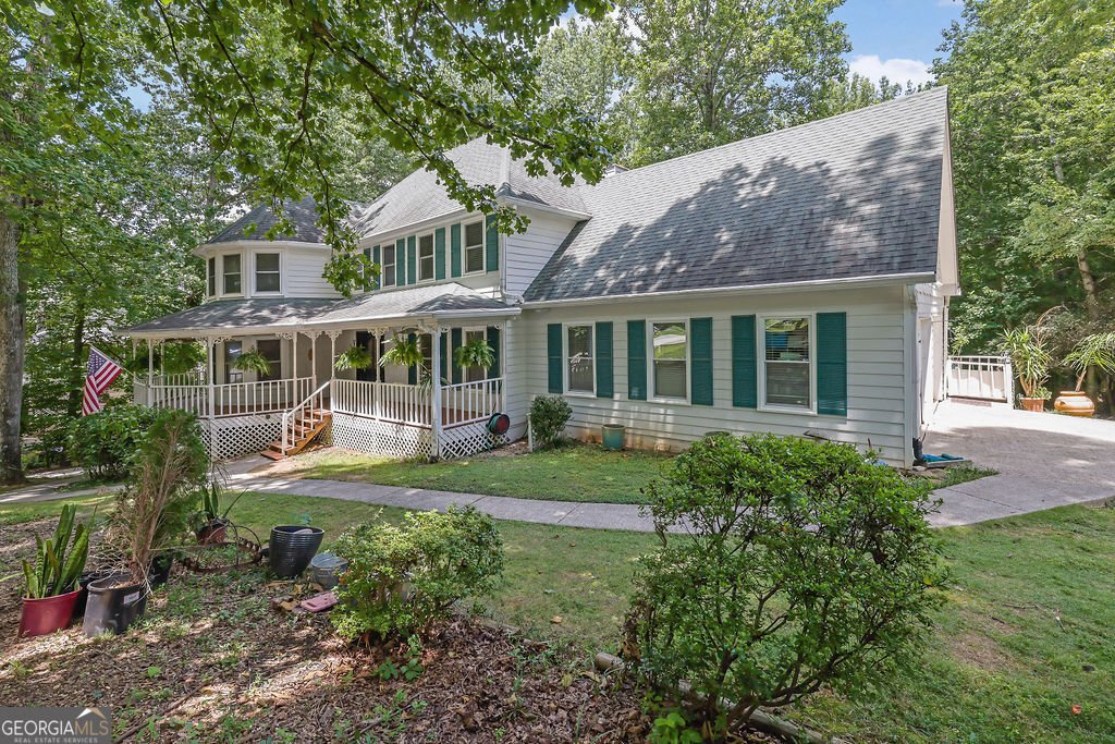 402 Leslie Court Woodstock - 2