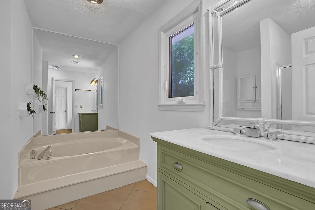 402 Leslie Court Woodstock - 29