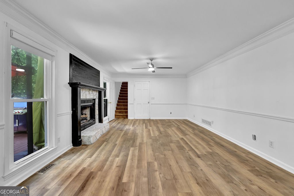 402 Leslie Court Woodstock - 5