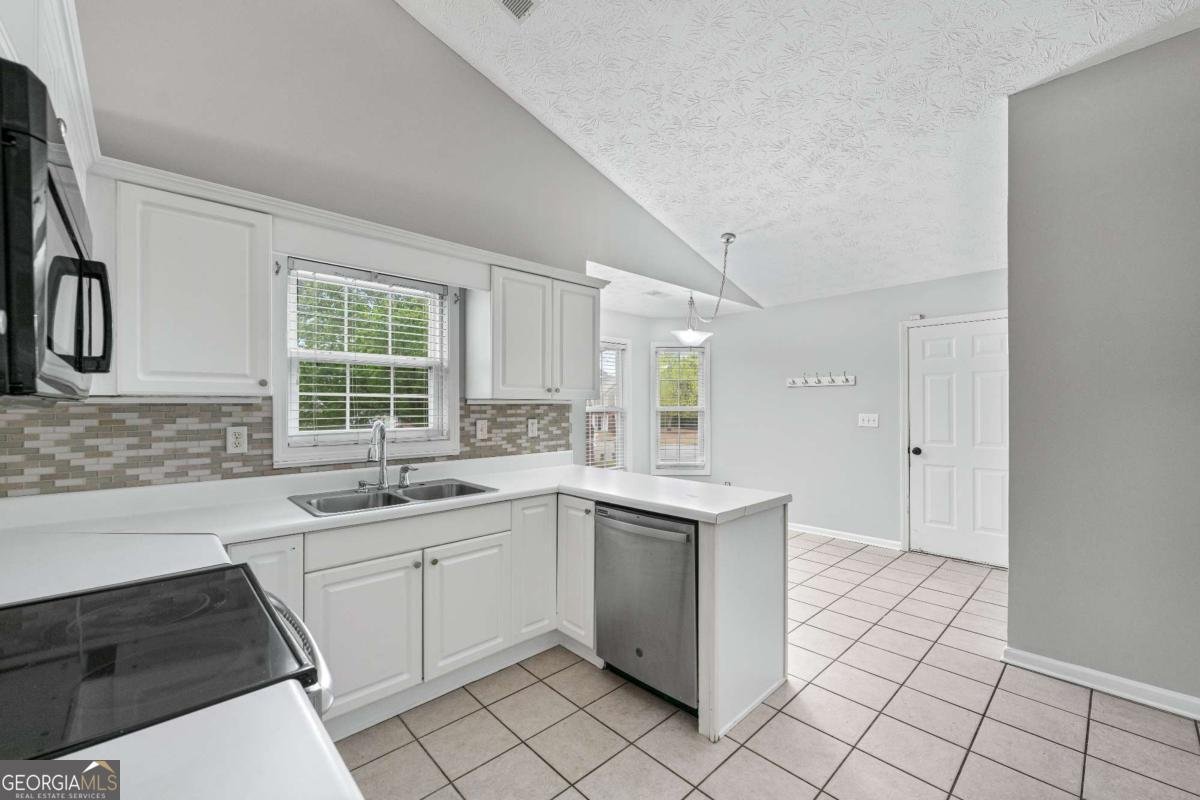 505 Saddle Ridge Drive Bethlehem - 11
