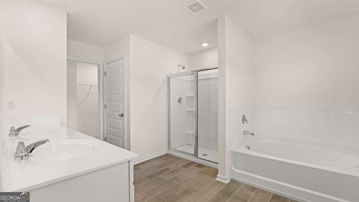 205 SILVER MOON Drive Loganville - 21