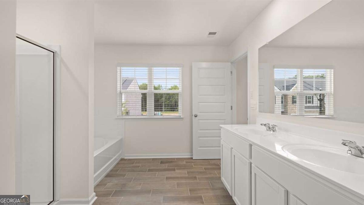 205 SILVER MOON Drive Loganville - 23