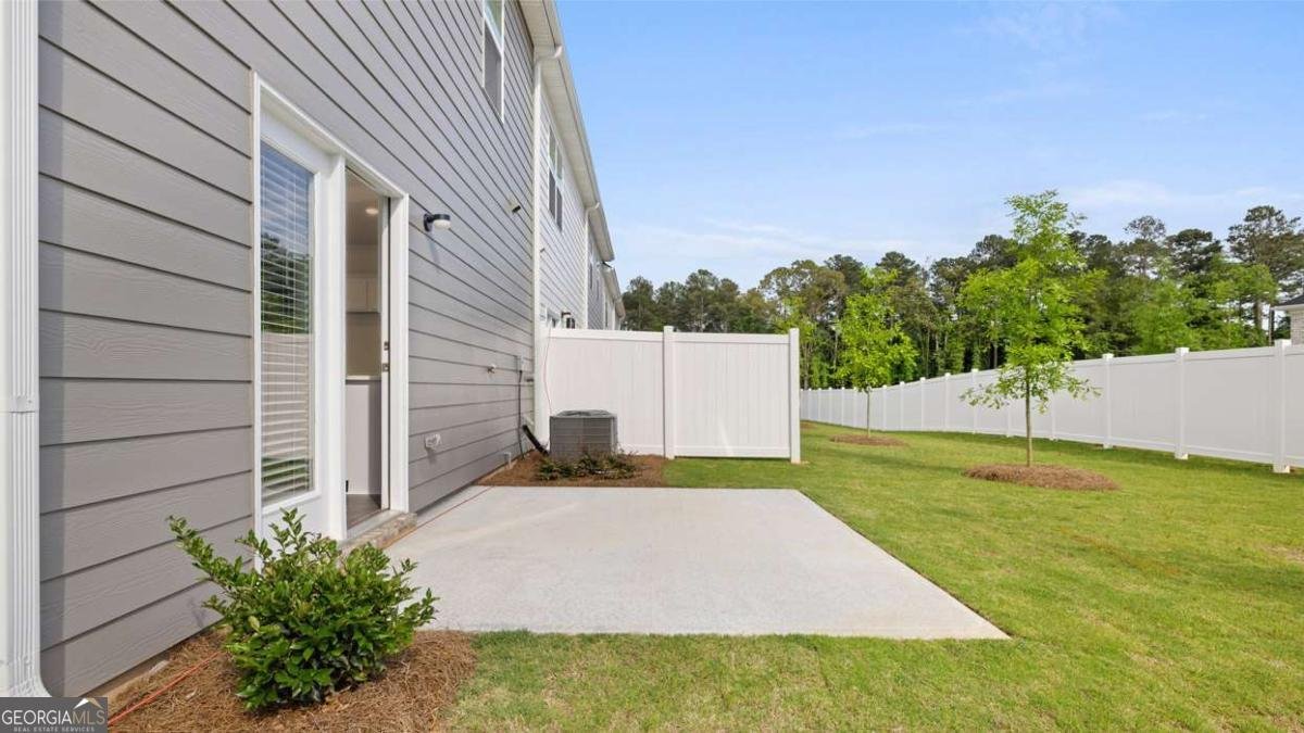 205 SILVER MOON Drive Loganville - 39