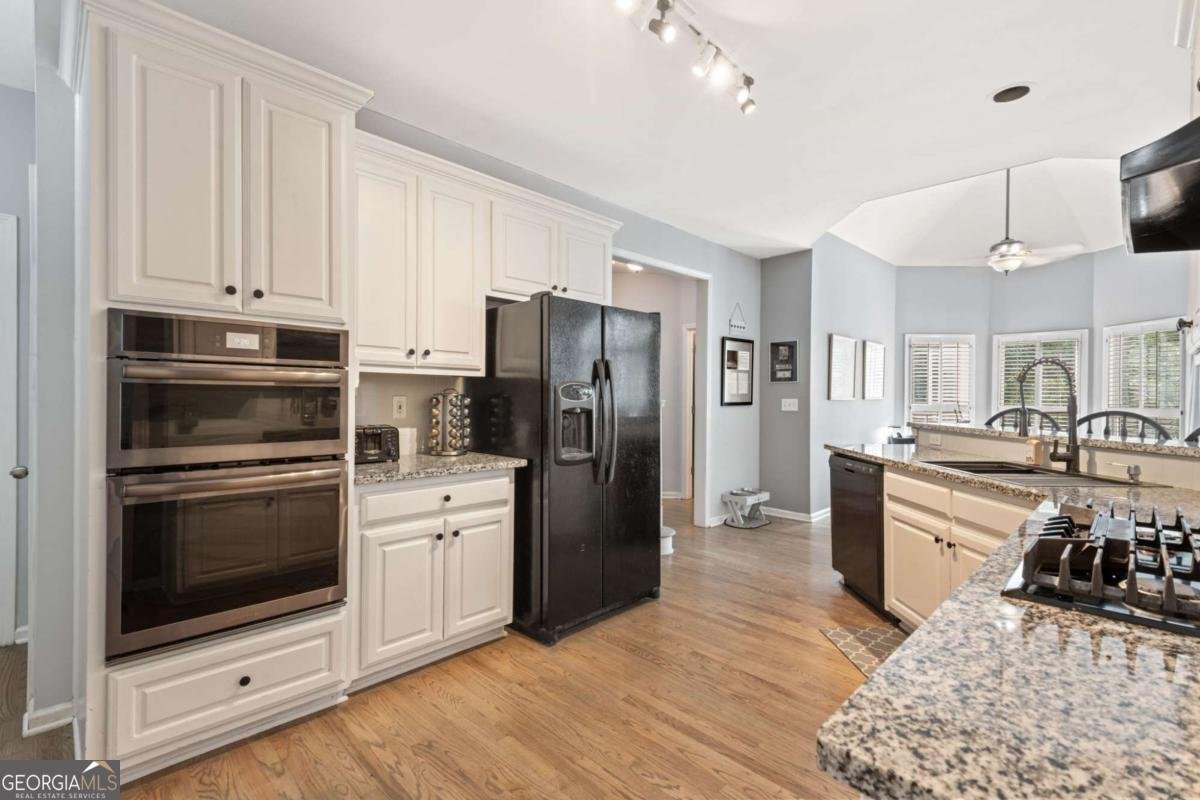 644 Northumberland Drive Milton - 21