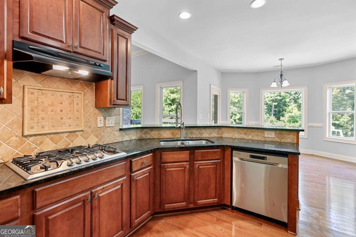 230 Hummingbird Court Hampton - 8