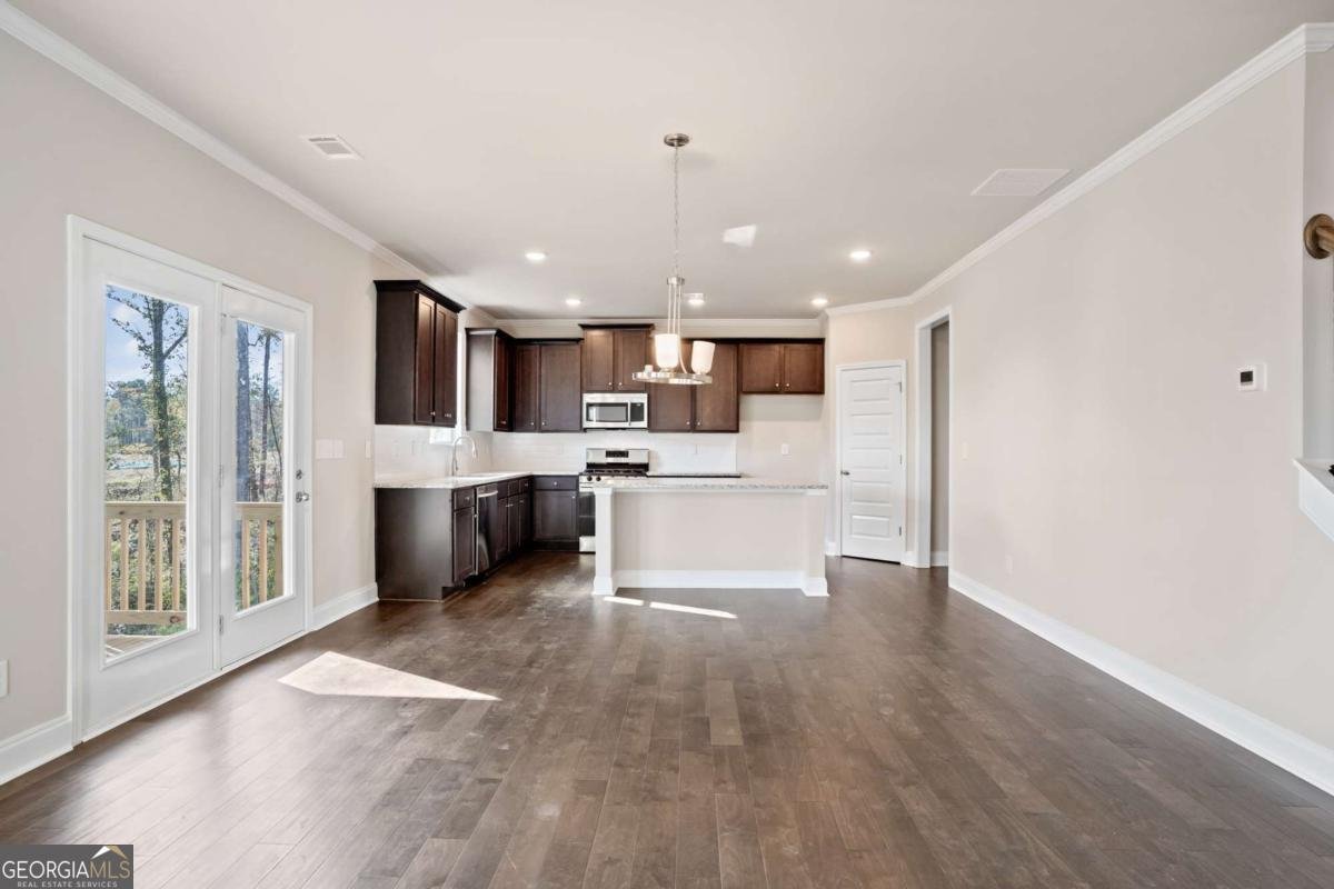 7256 Millbrae Walk Flowery Branch - 14