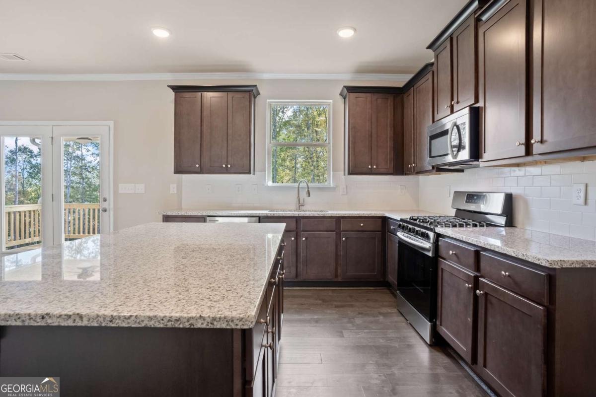 7256 Millbrae Walk Flowery Branch - 18