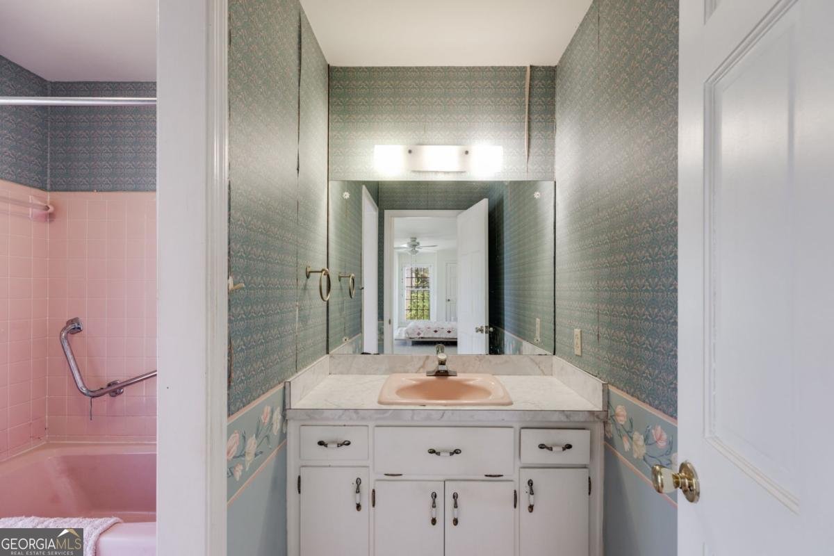 6339 Cornelia Drive Douglasville - 24