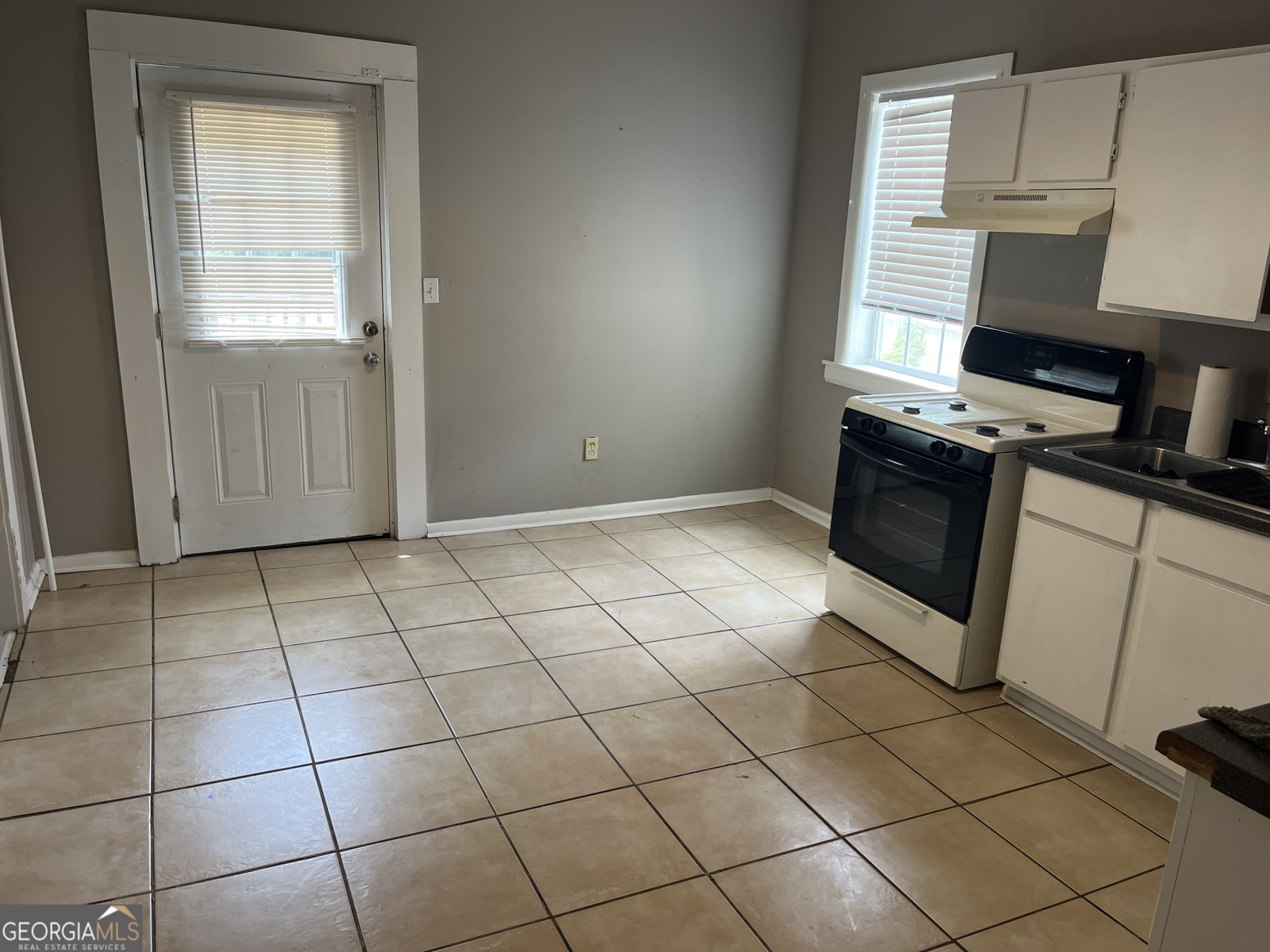3155 Point Street East Point - 12
