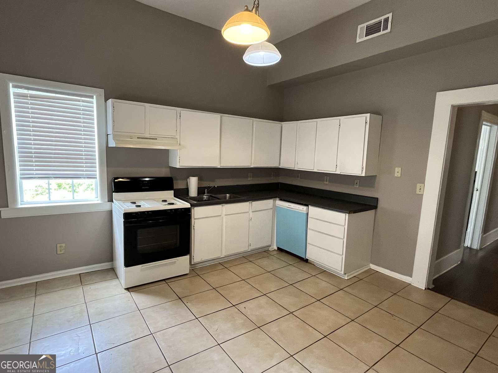 3155 Point Street East Point - 13