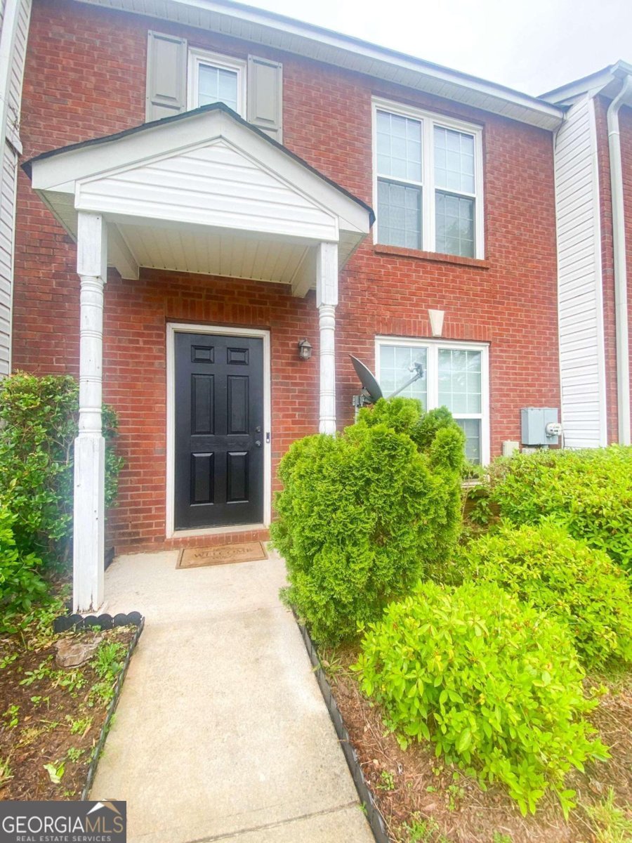 5553 Strathmoor Manor Circle Lithonia - 1