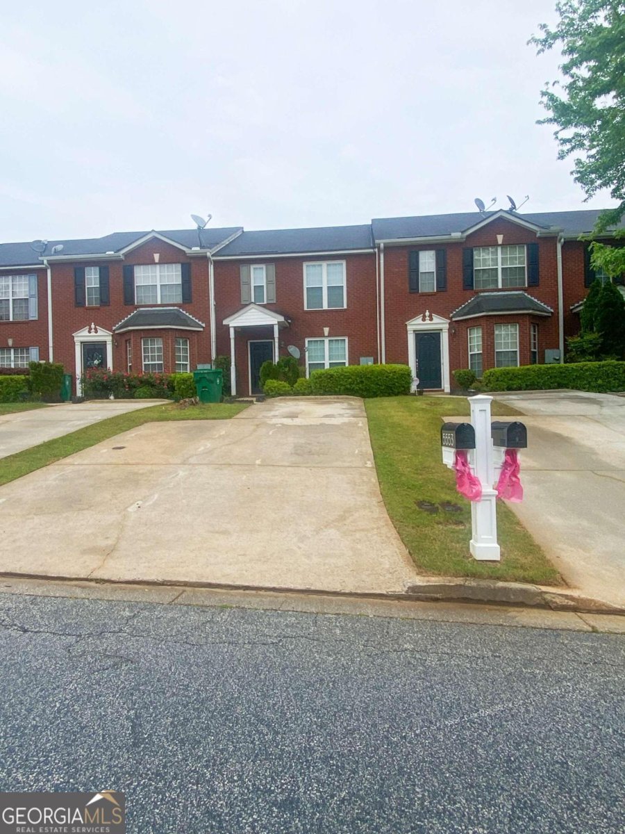 5553 Strathmoor Manor Circle Lithonia - 2
