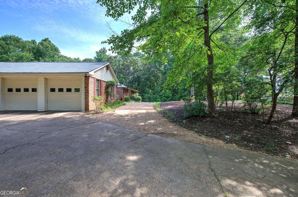 111 Tanglewood Drive Cartersville - 44