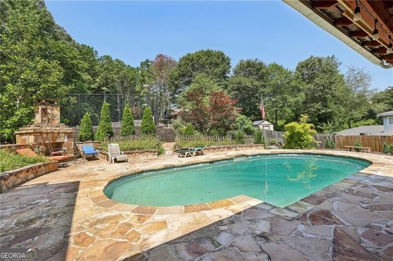 1024 Lake Charles Drive Roswell - 33