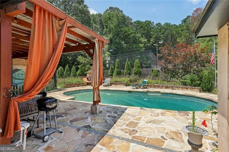 1024 Lake Charles Drive Roswell - 34