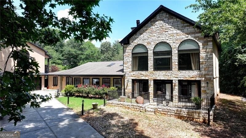 1024 Lake Charles Drive Roswell - 46
