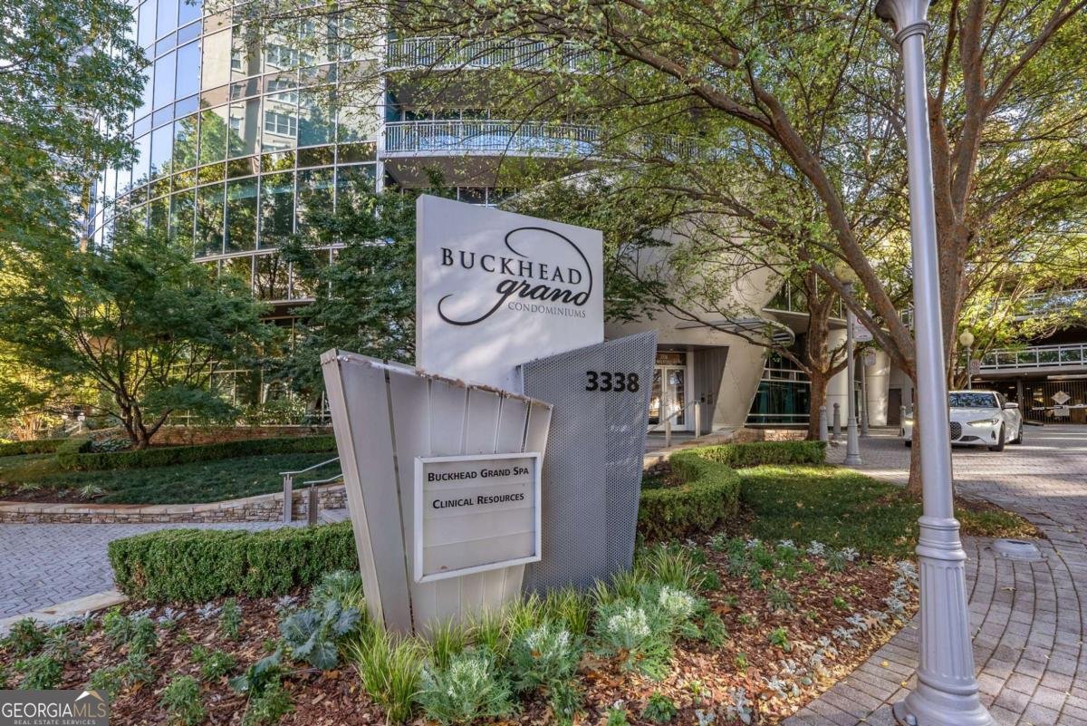 3338 Peachtree Road Atlanta - 42