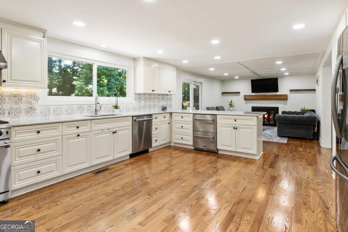 321 Crabtree Court Marietta - 5