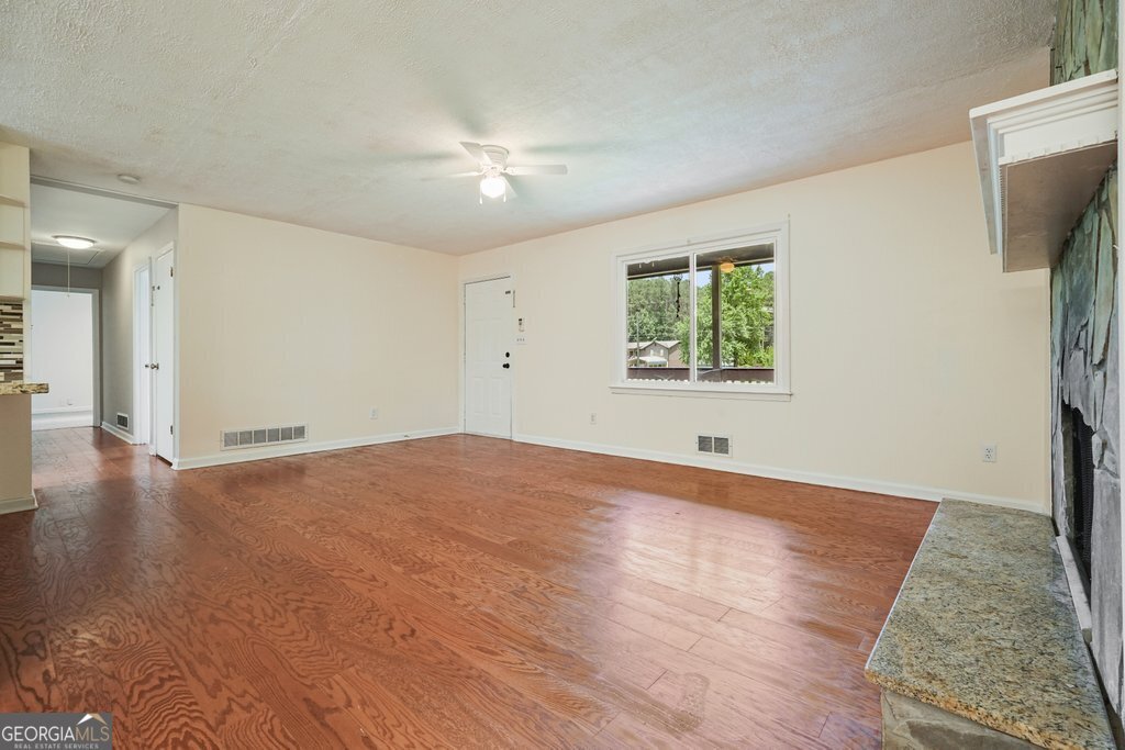 174 Village Drive Hiram - 24