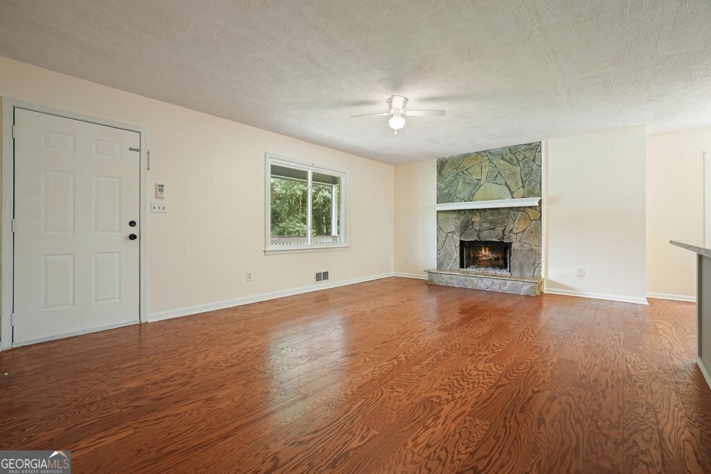 174 Village Drive Hiram - 33