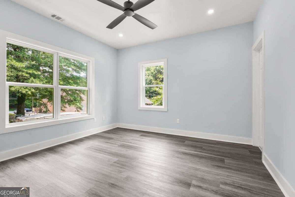 935 PELHAM Street Atlanta - 18