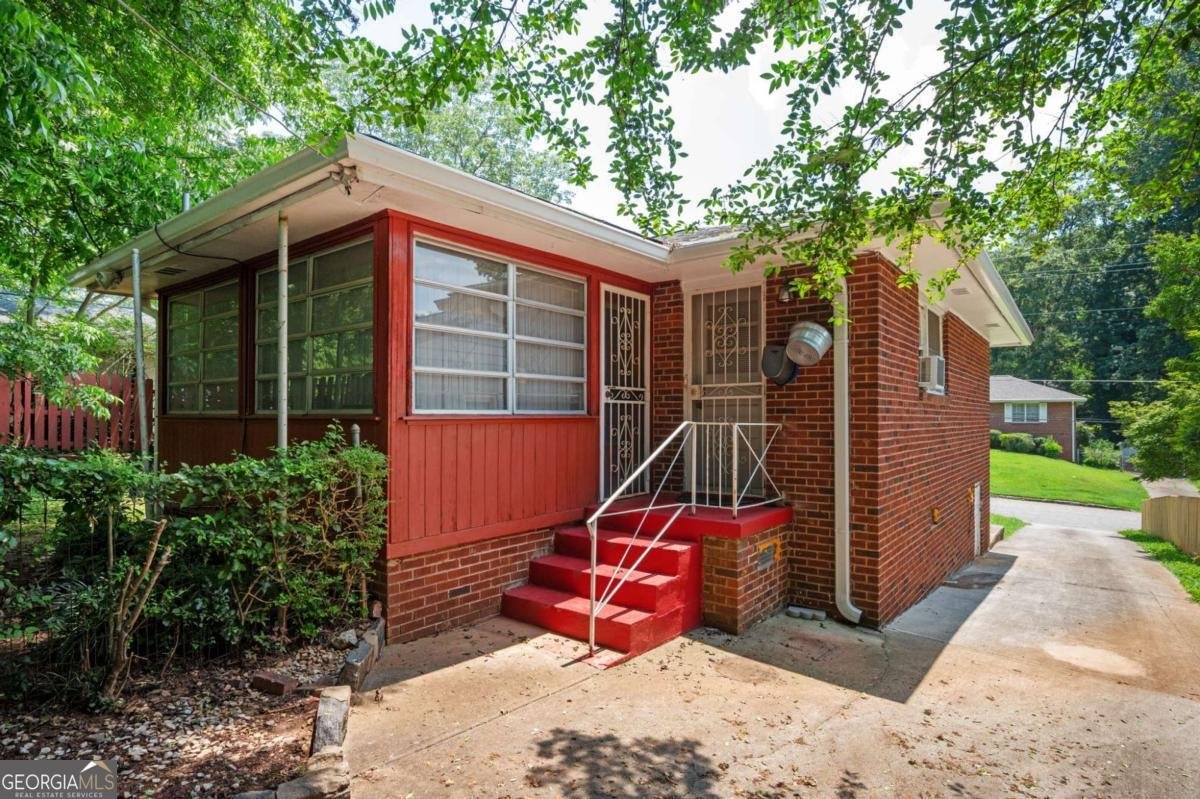 2581 Clark Drive Atlanta - 2