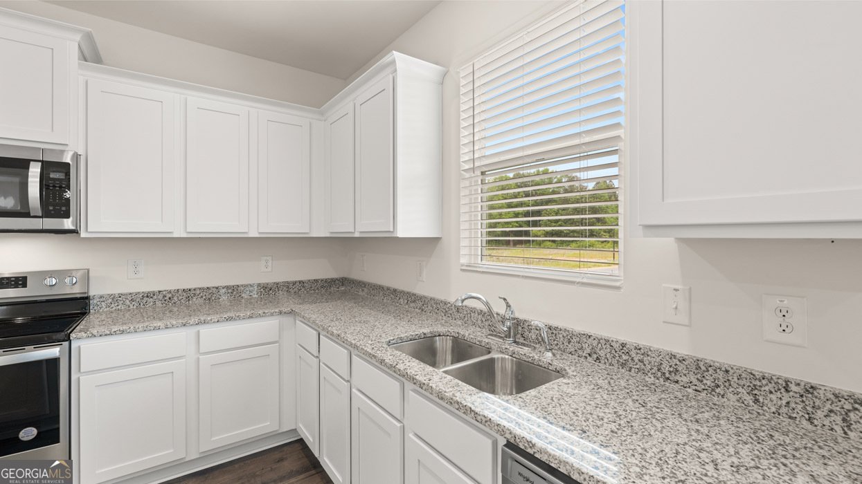 612 Whitman Lane Stockbridge - 11