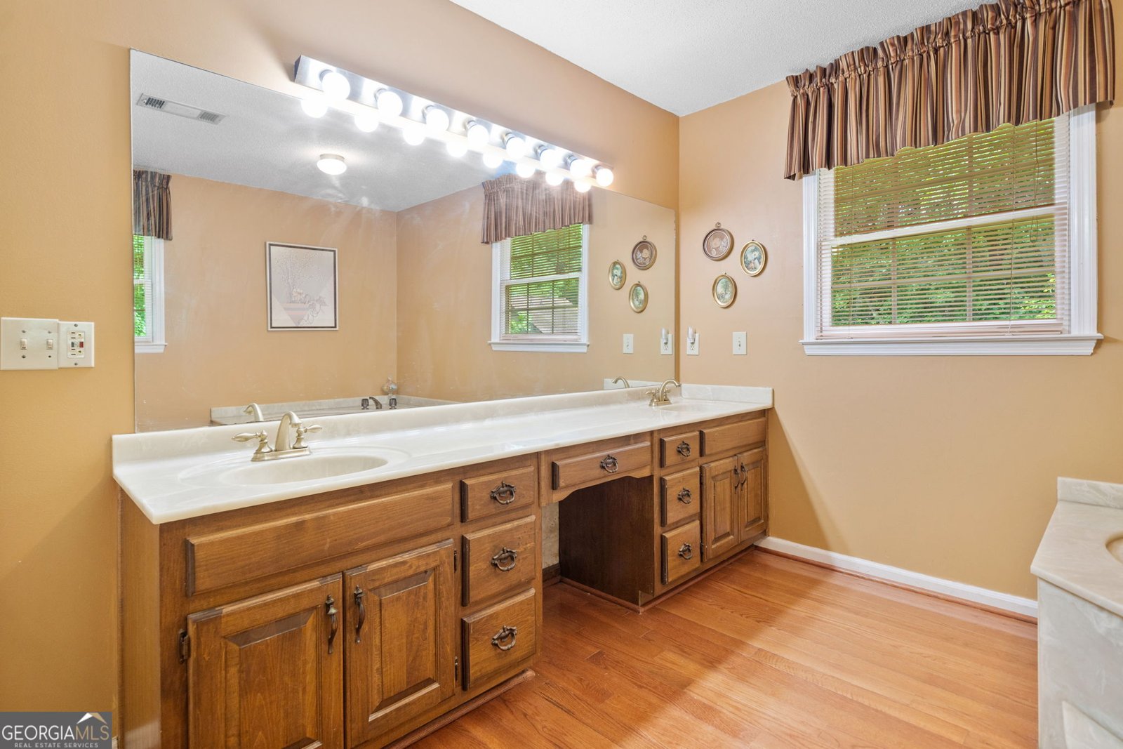 3436 Laurelwood Court ROSWELL - 44