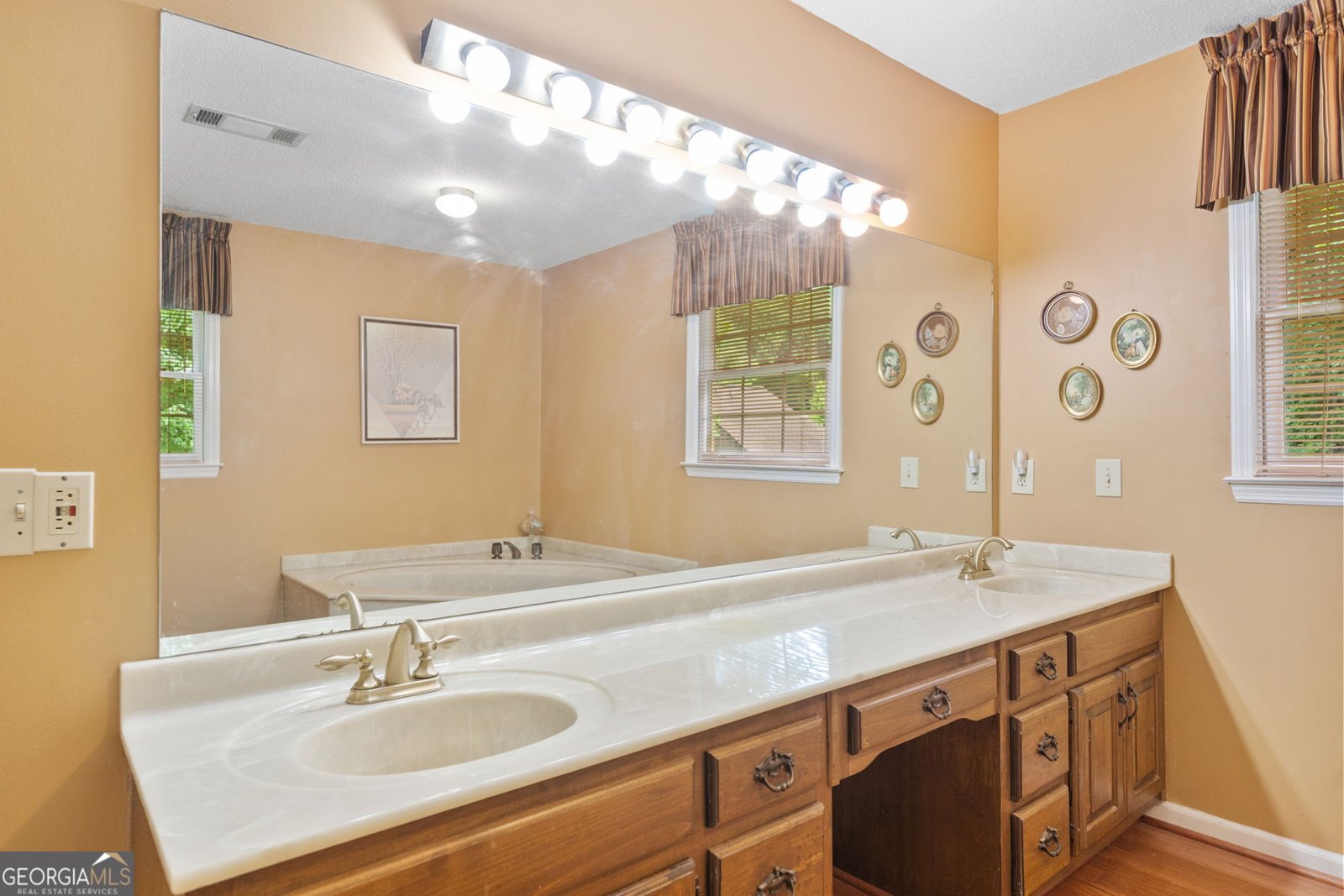 3436 Laurelwood Court ROSWELL - 45