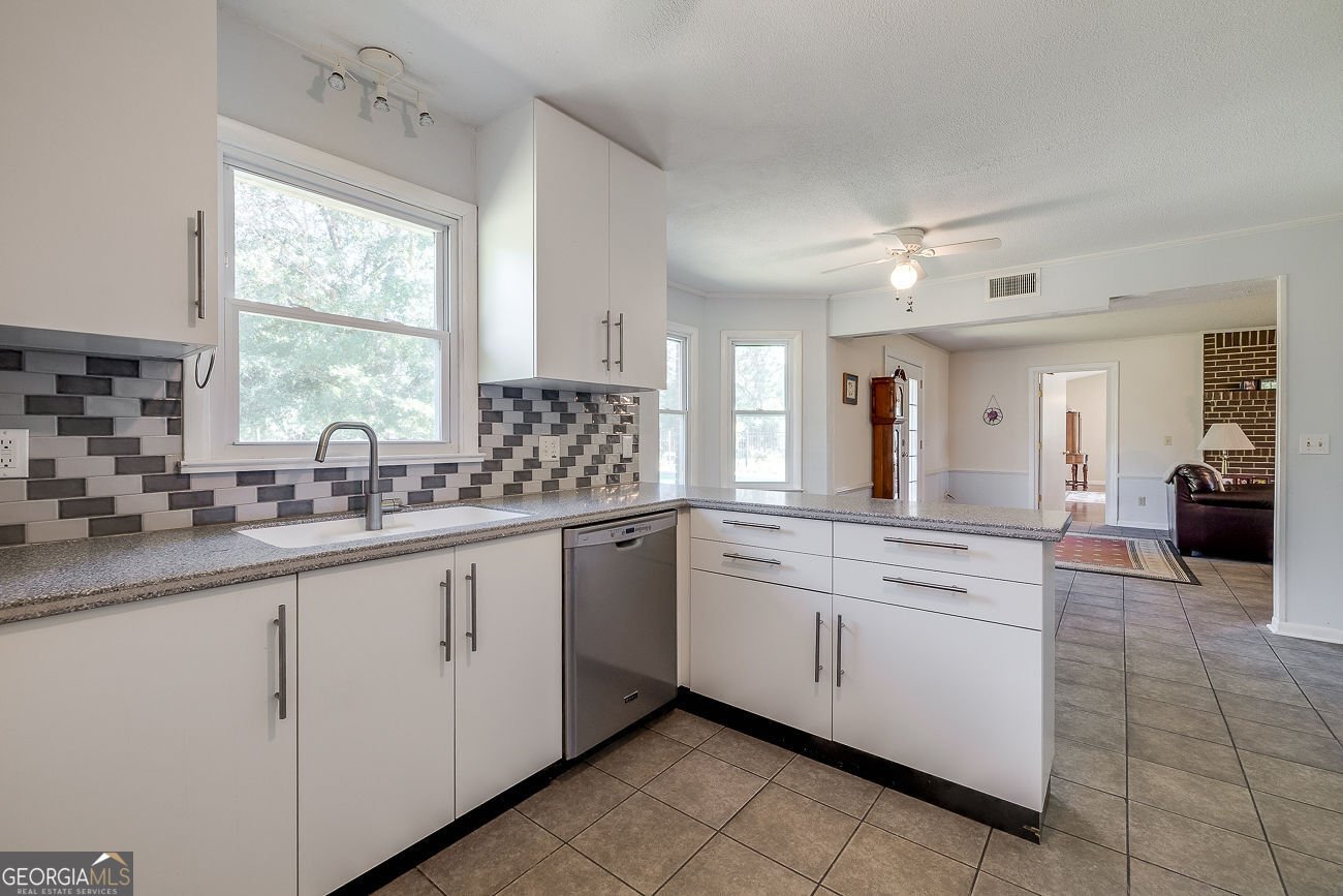 388 Whitehill Road Sylvania - 8