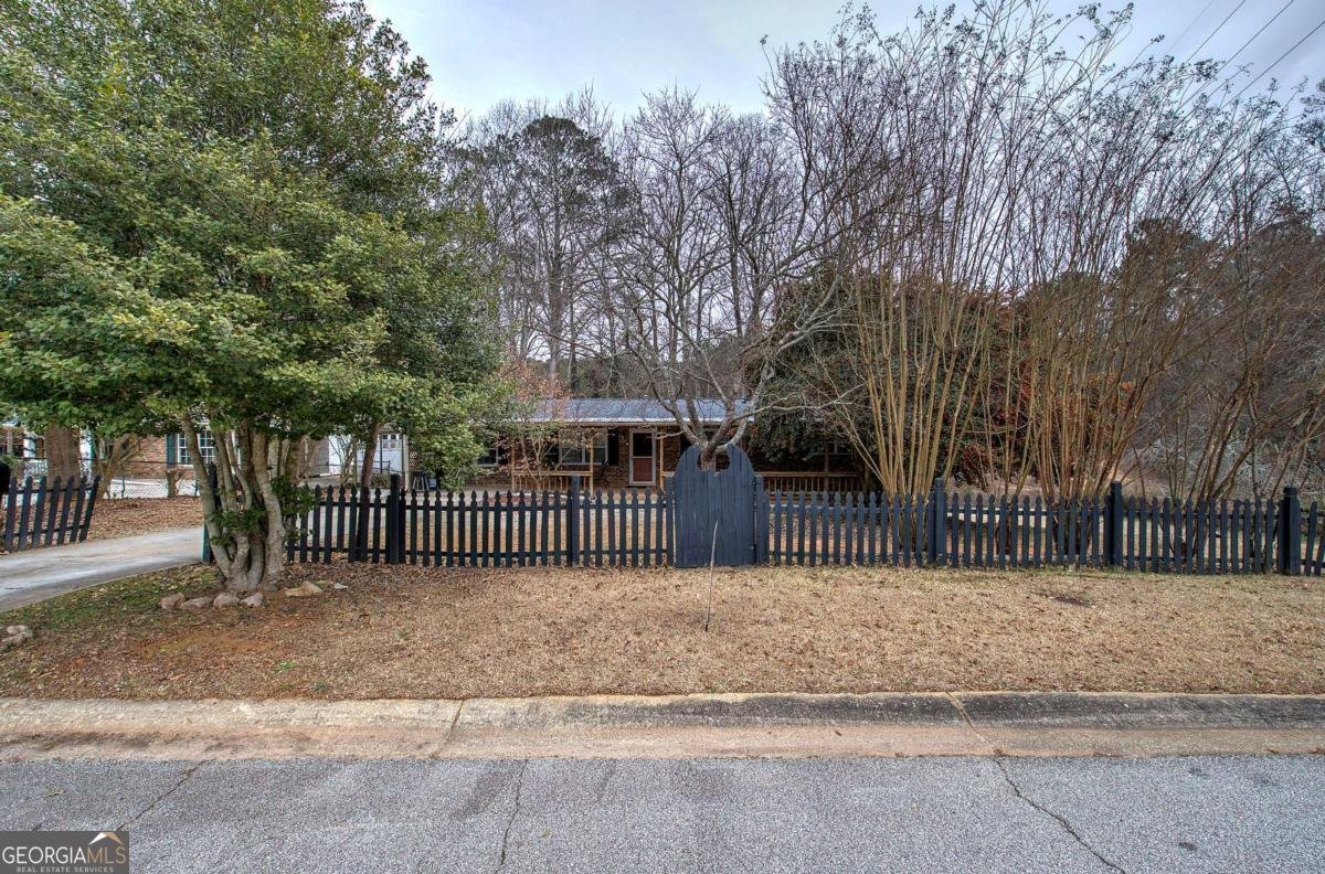 4225 Parkridge Drive Powder Springs - 2