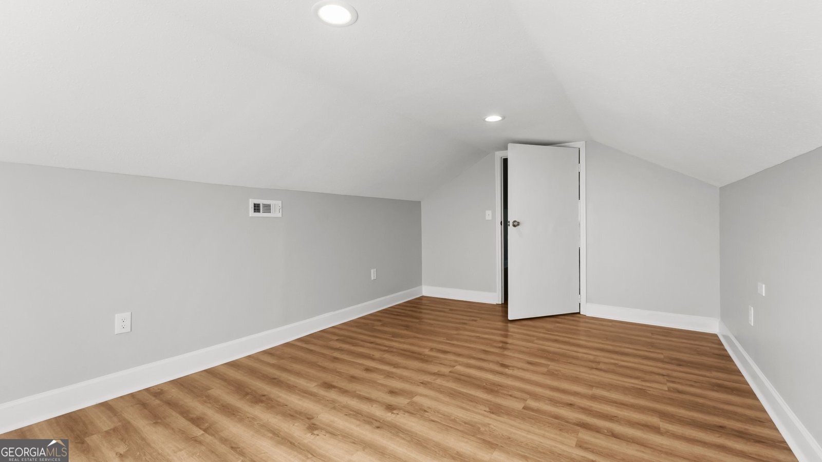 109 Crescent Avenue Rome - 19
