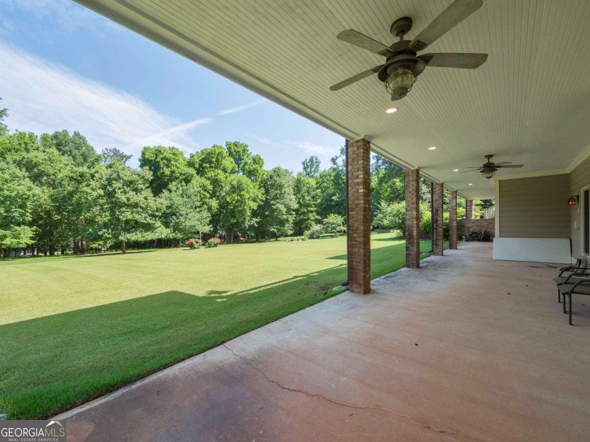594 Peachtree Road Hoschton - 2