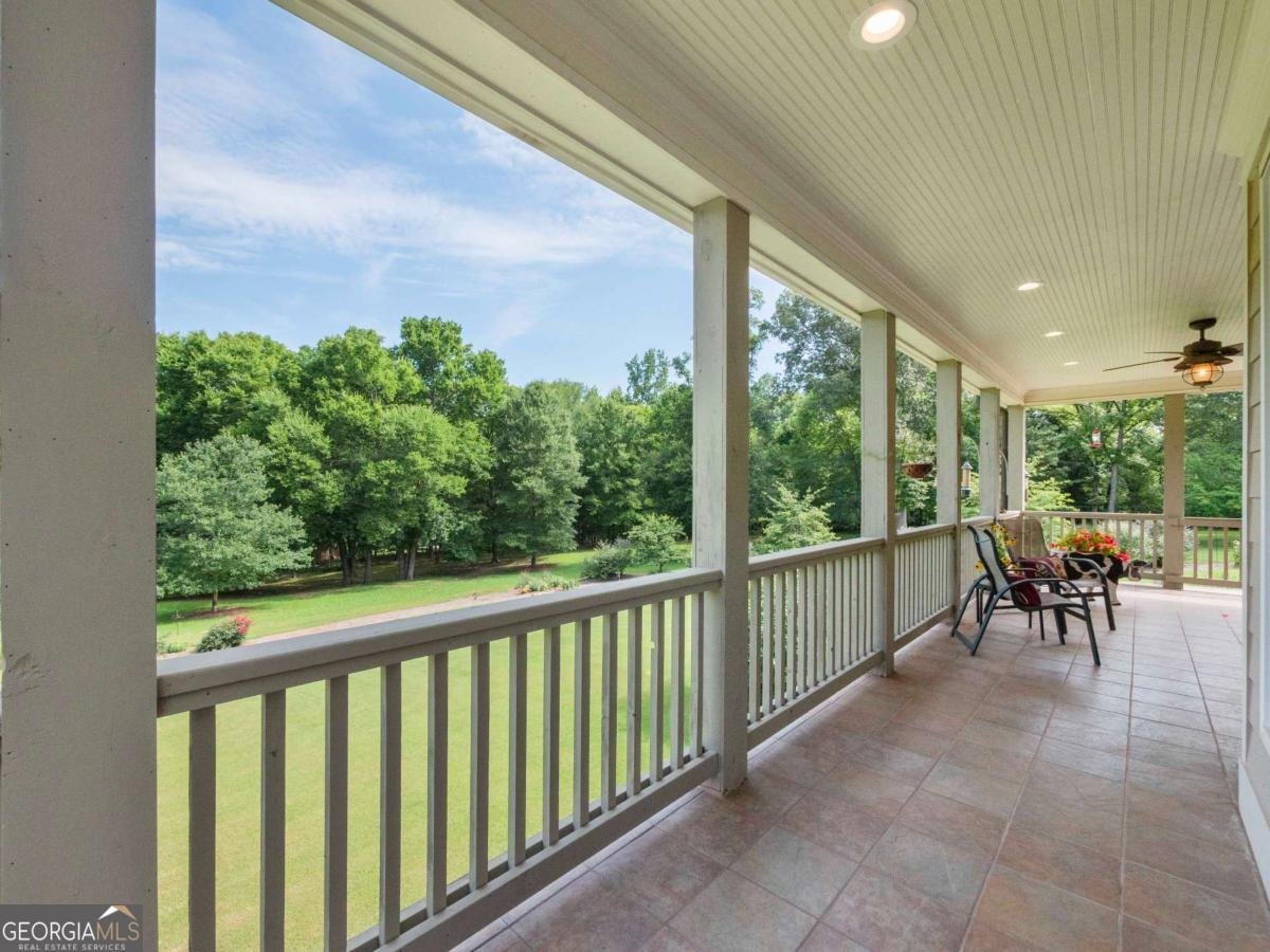594 Peachtree Road Hoschton - 27