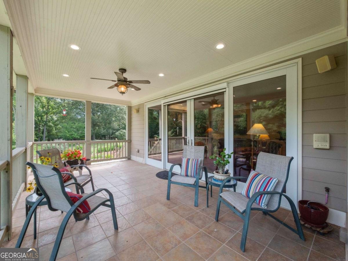 594 Peachtree Road Hoschton - 28
