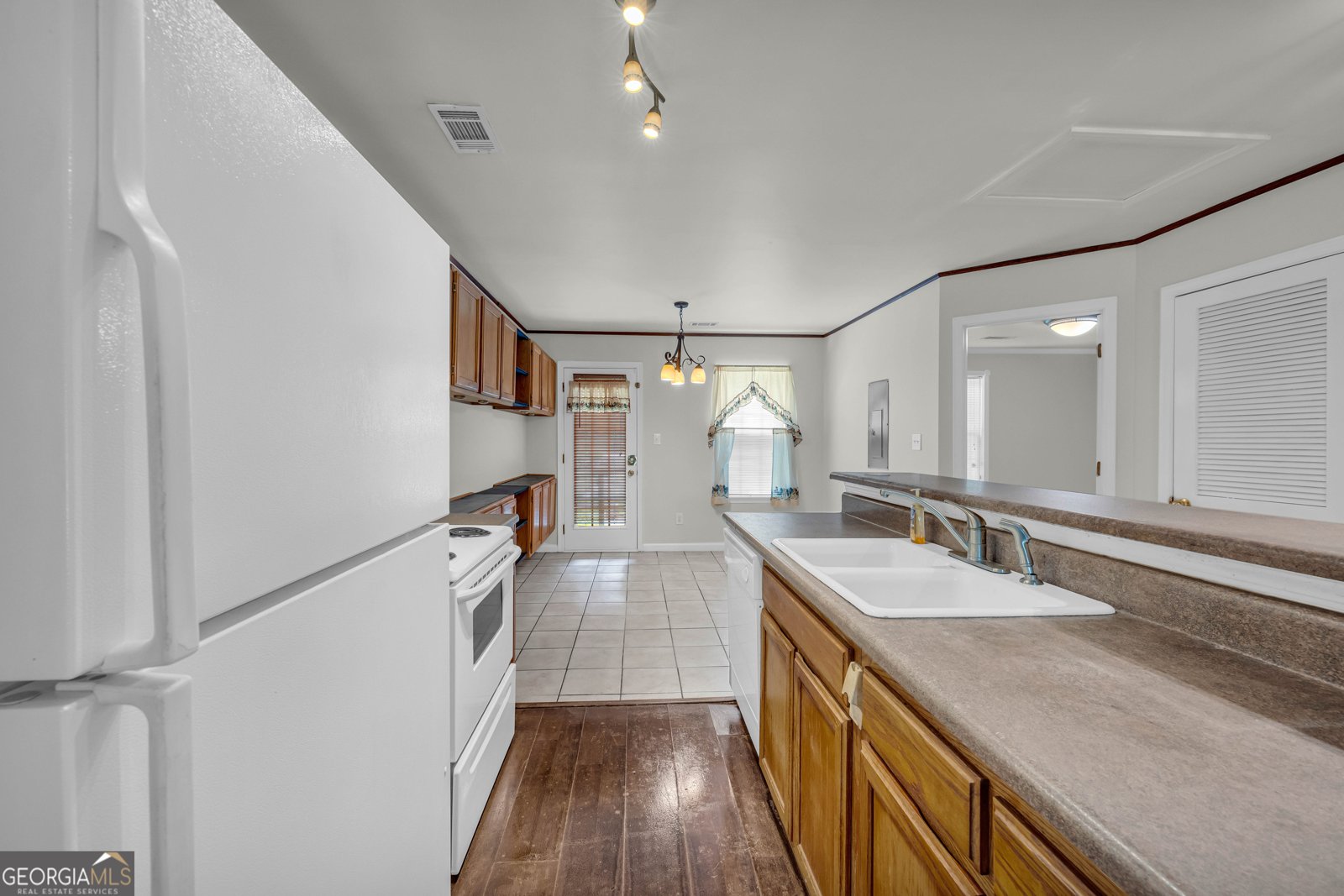 1639 Hallmark Hills Drive Griffin - 10