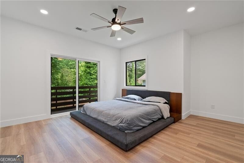 1355 Lockwood Drive Atlanta - 24