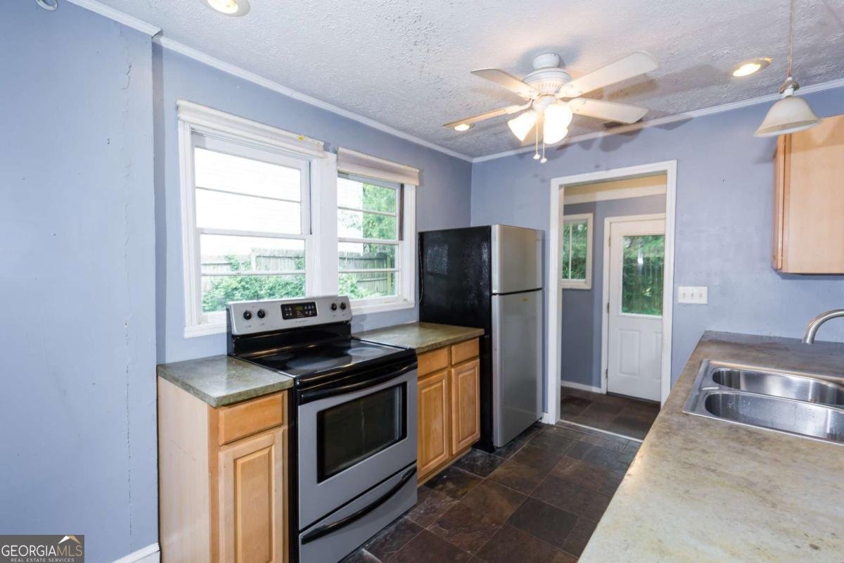 185 Arch Street Athens - 18
