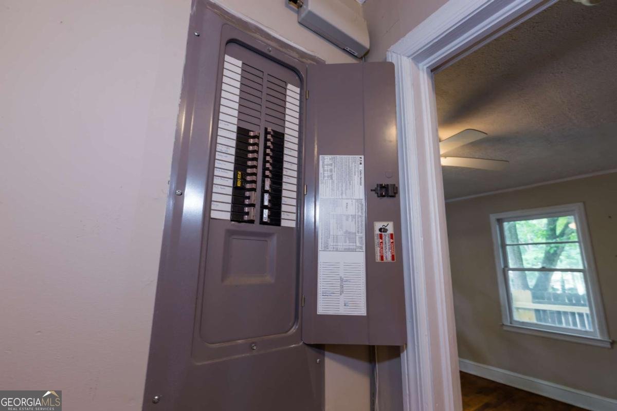 185 Arch Street Athens - 32