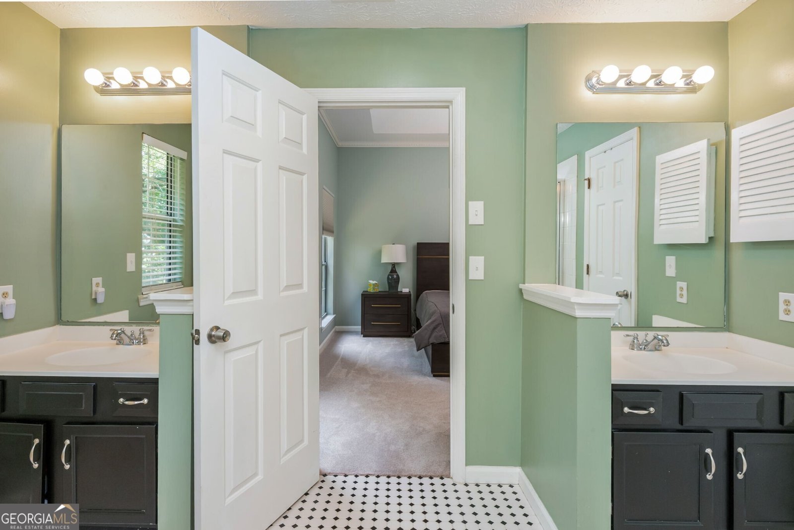 1115 Manor Way Kennesaw - 23