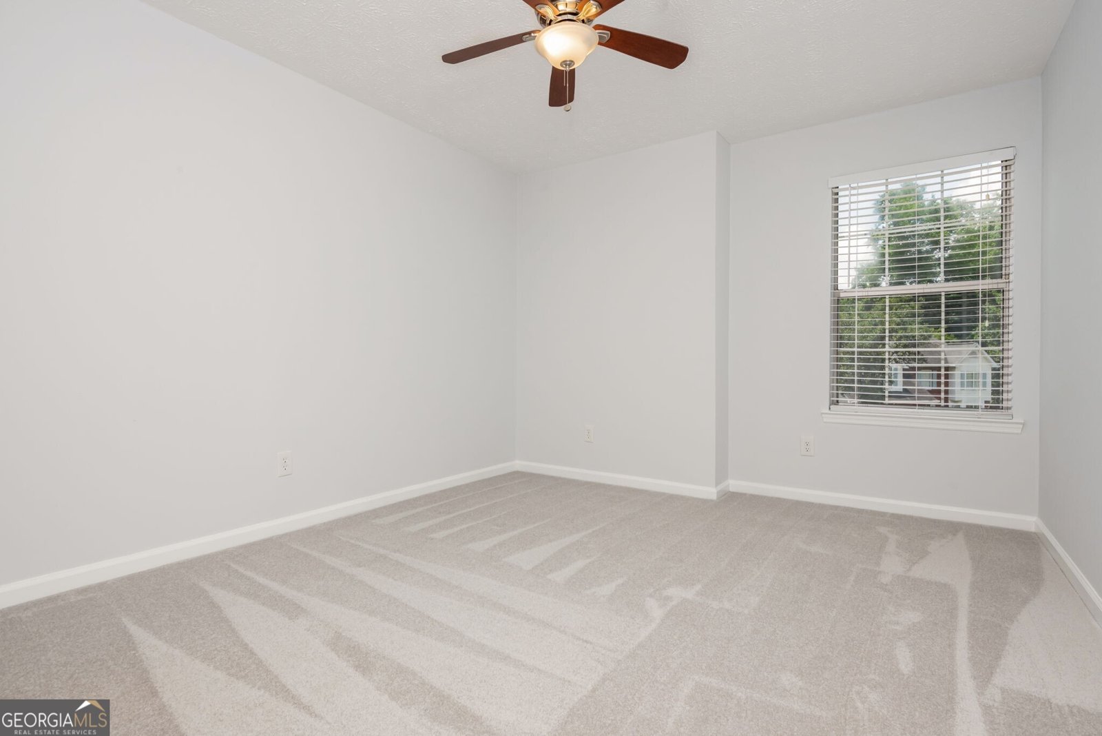 1115 Manor Way Kennesaw - 33