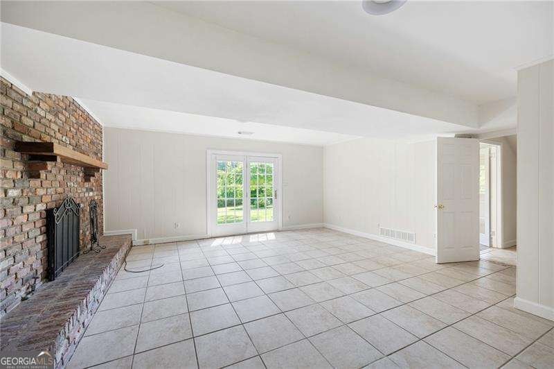 255 Jade Cove Drive Roswell - 24