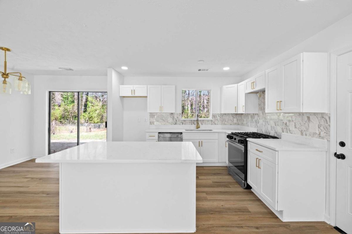 8212 ENGLEWOOD Trail Riverdale - 7