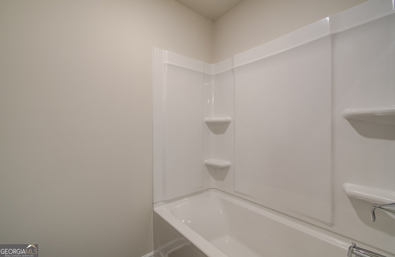 1816 Kingsmere Run Dr Loganville - 2
