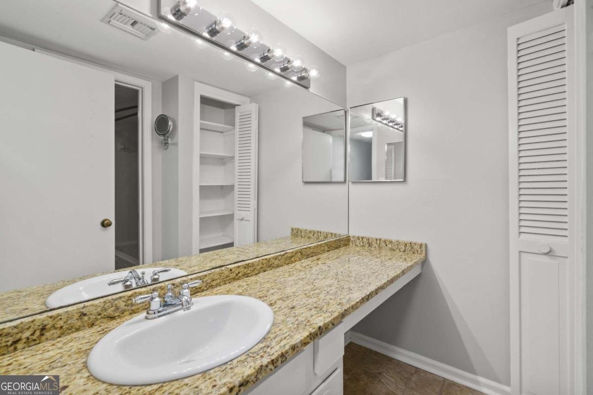 68 La Rue Place Atlanta - 27
