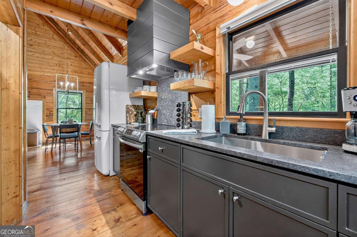 251 Rockhouse Road Cherry Log - 15