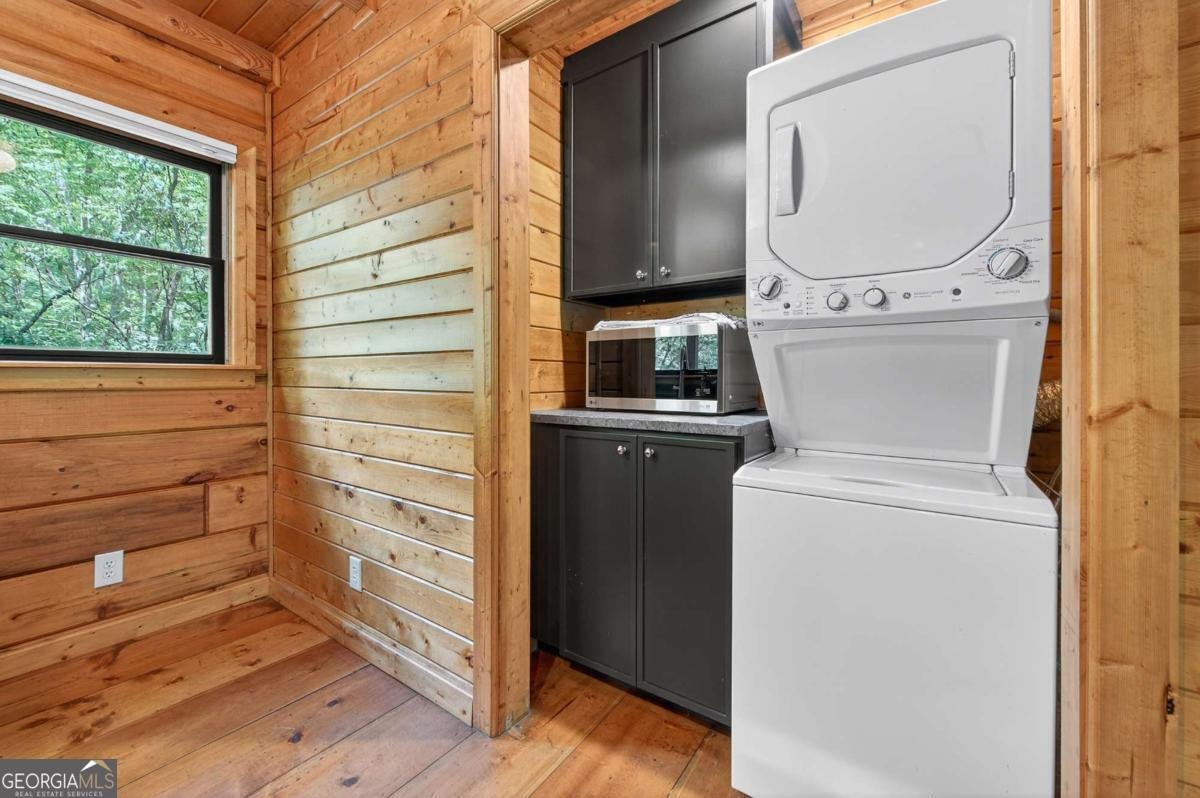 251 Rockhouse Road Cherry Log - 16