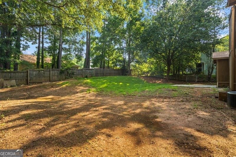 340 WINDSOR Walk Conyers - 13