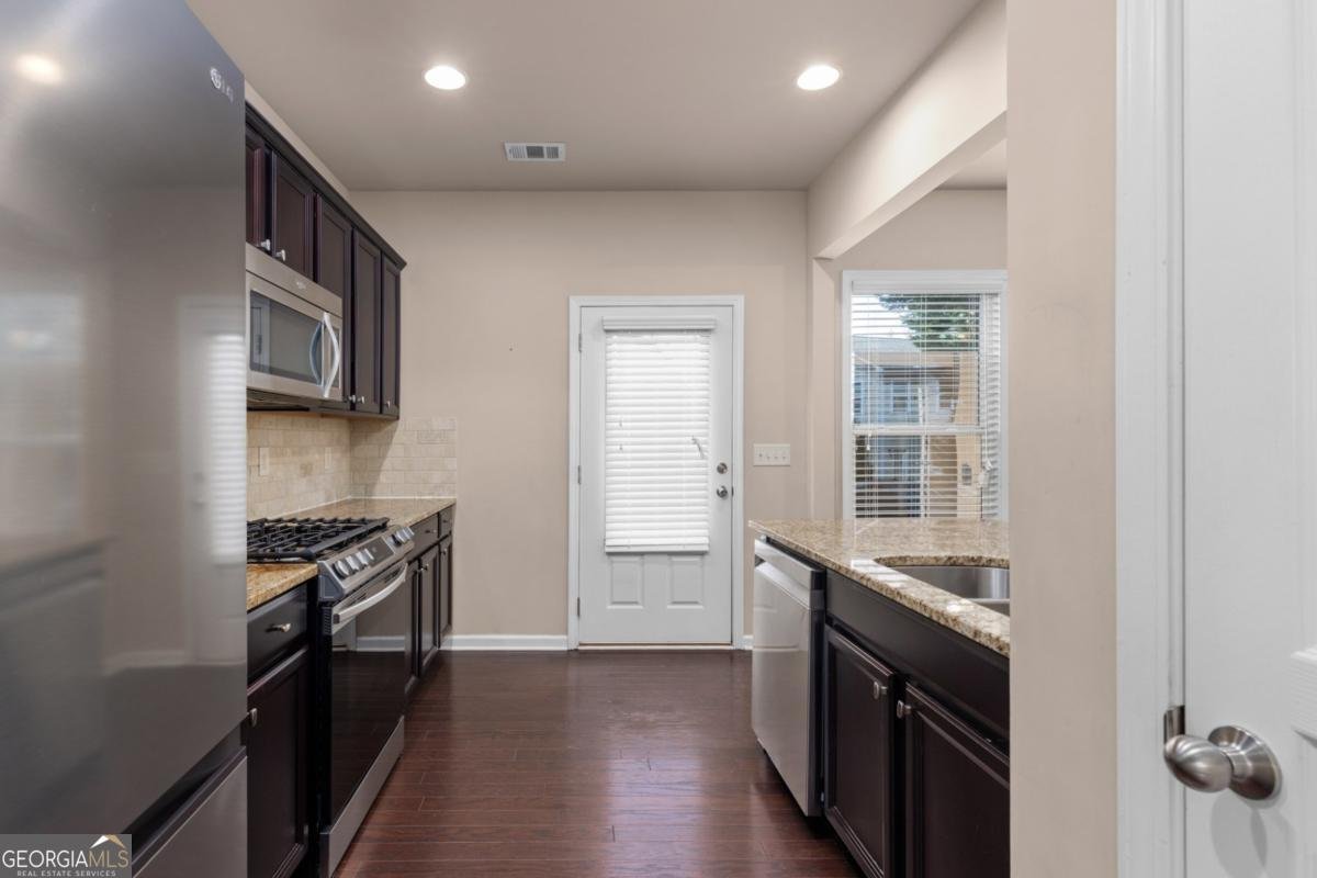 1212 Lake Point Way Suwanee - 19